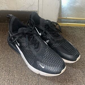 Nike men’s black airmax 270